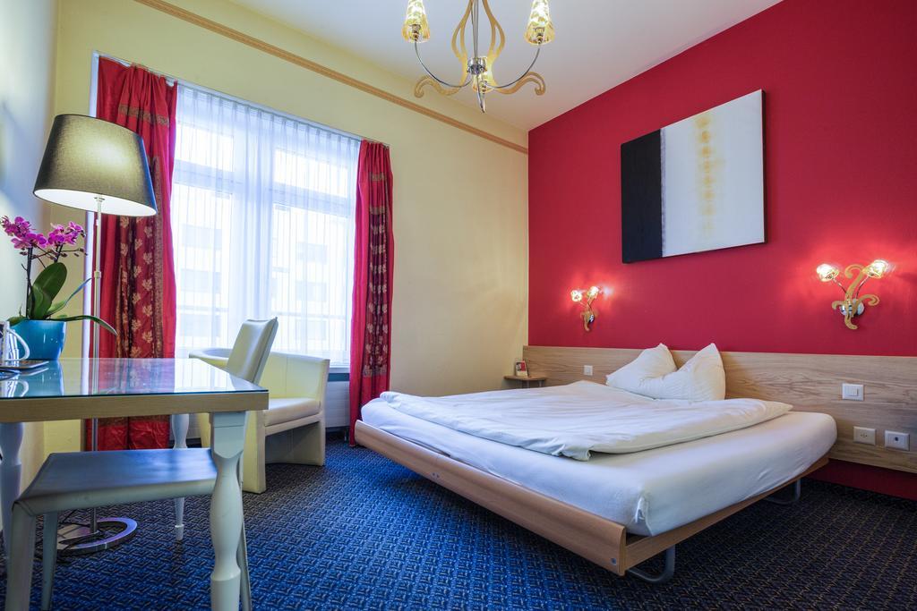 Hotel Ambassador 졸로투른 외부 사진